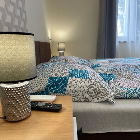 Kovacs Apartmanhaz キシュクンハラシュ エクステリア 写真