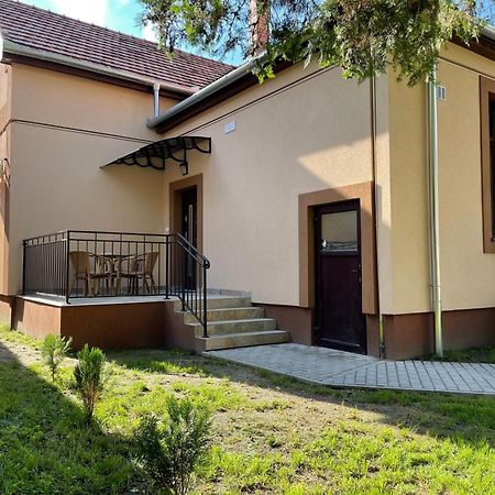 Kovacs Apartmanhaz キシュクンハラシュ 部屋 写真