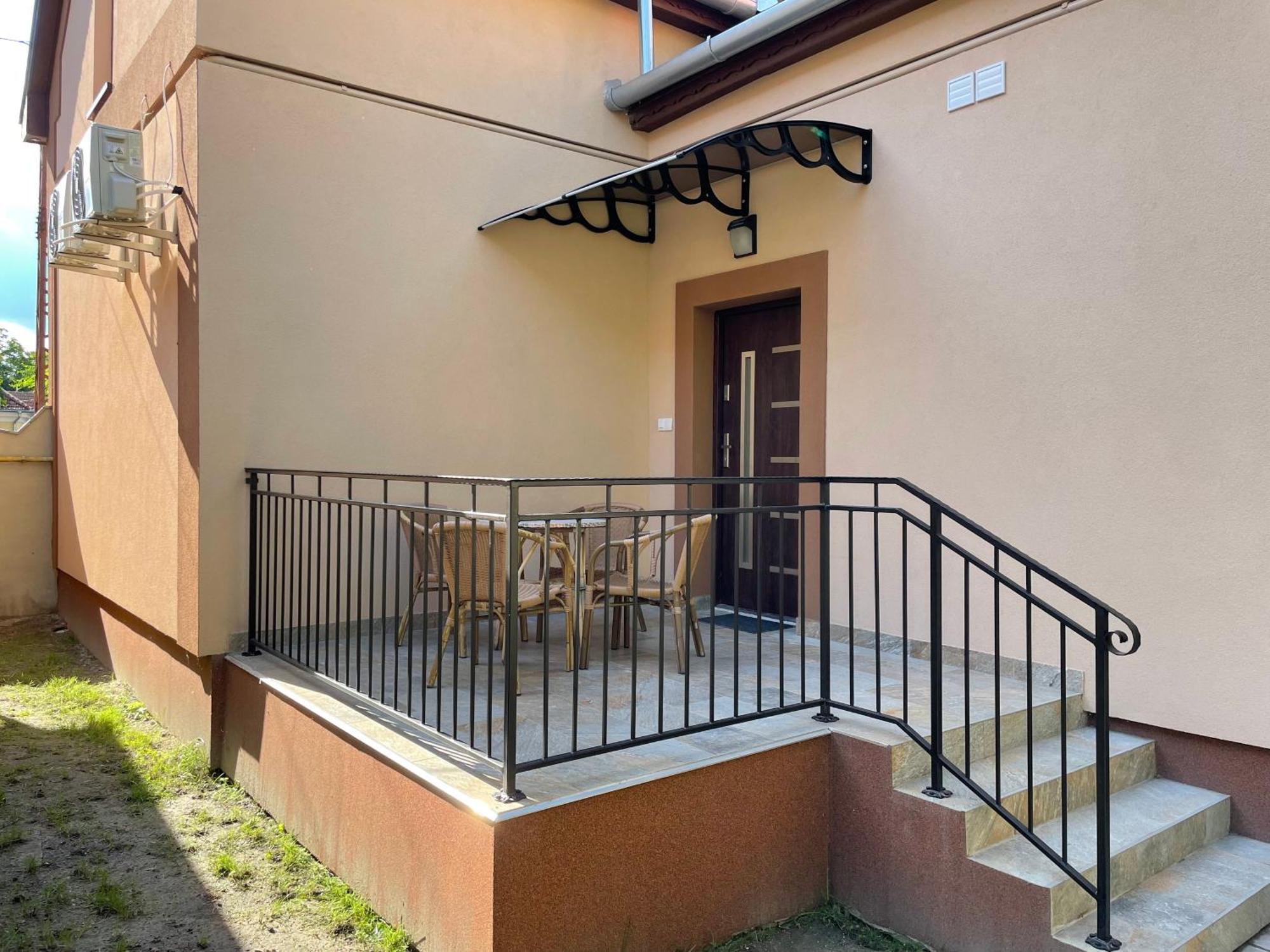 Kovacs Apartmanhaz キシュクンハラシュ 部屋 写真