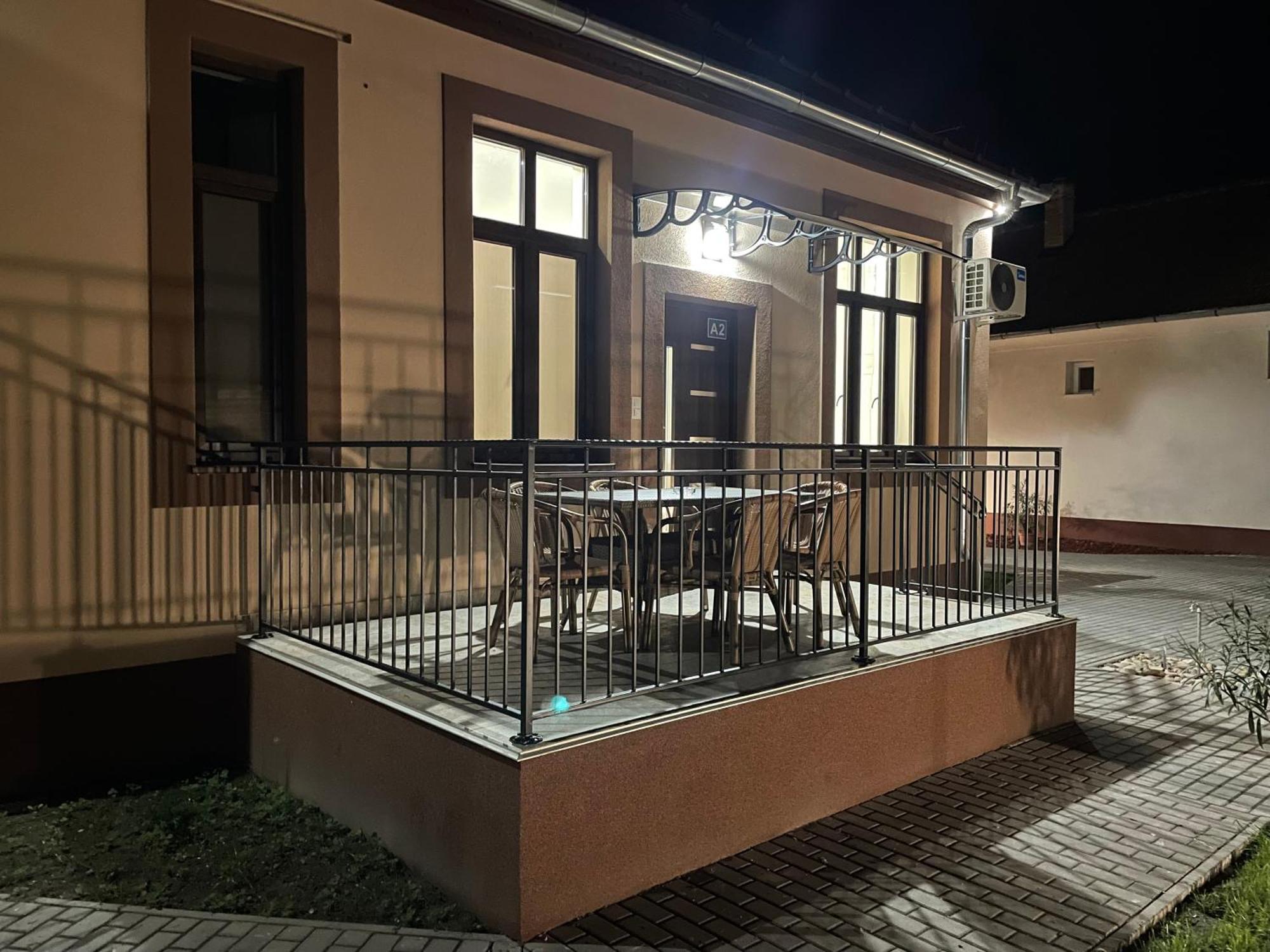 Kovacs Apartmanhaz キシュクンハラシュ 部屋 写真