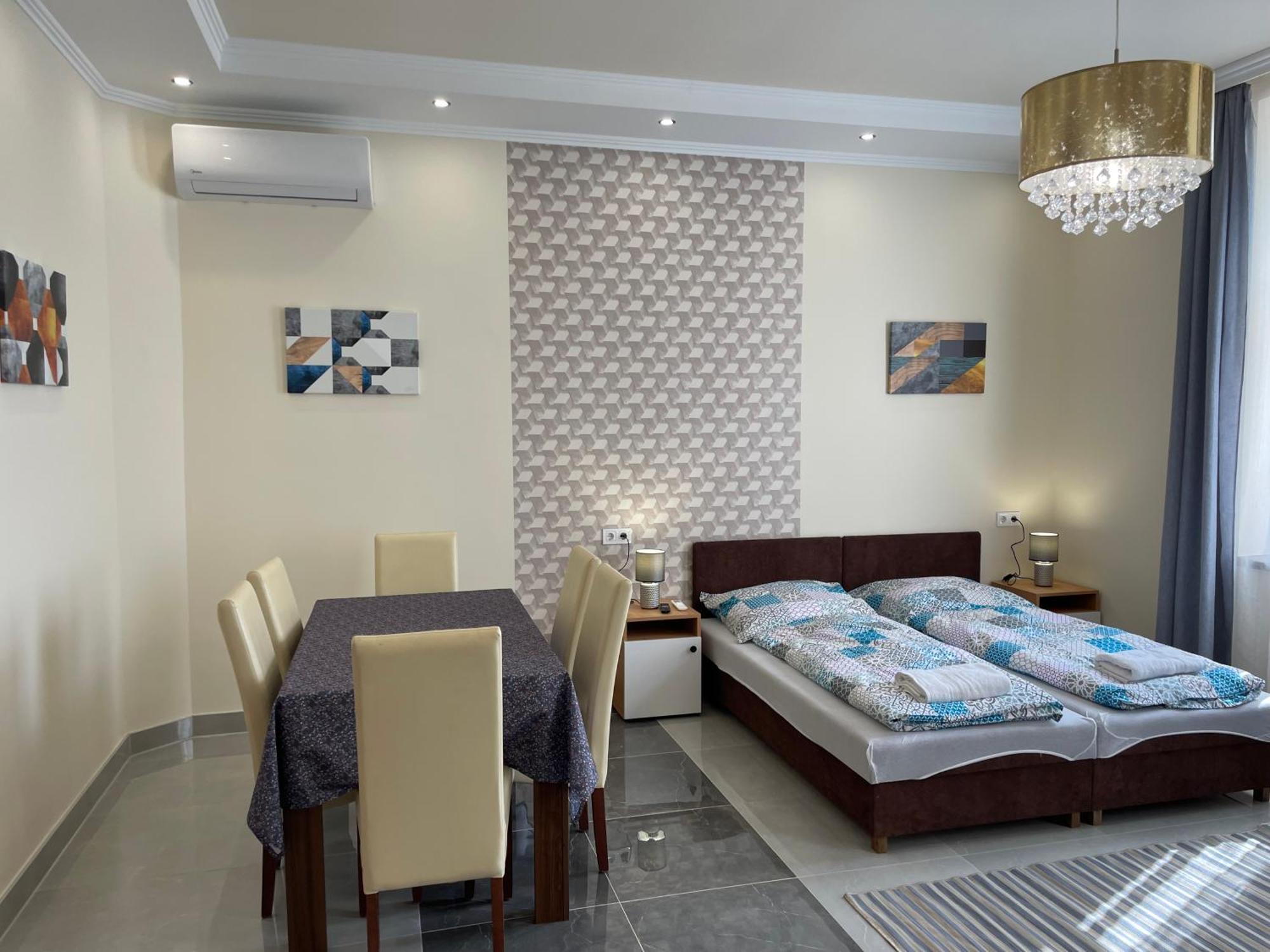 Kovacs Apartmanhaz キシュクンハラシュ 部屋 写真